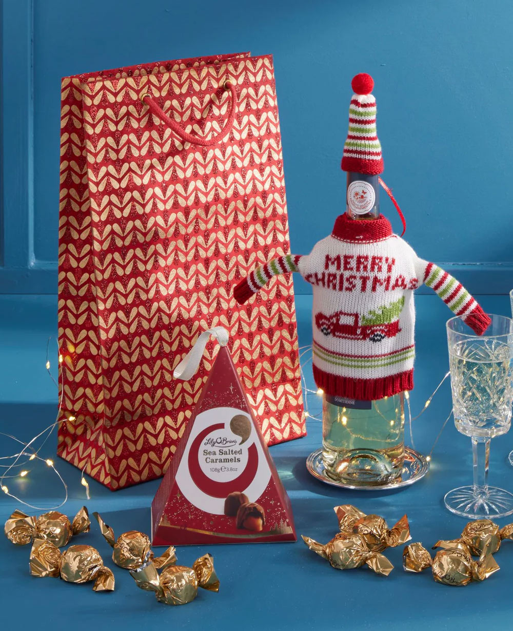 Festive Thanks with White Wine Gift Bag Festive Thanks with White Wine Gift Bag